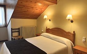 Hotel Joan Canejan